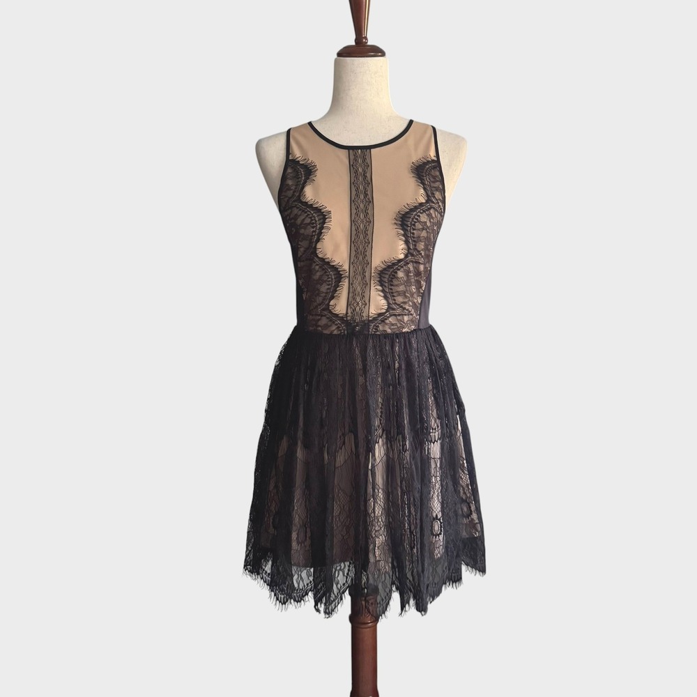 Forever 21 Black Eyelash Lace Fit & Flare Dress Size M Gothic Goth Romantic